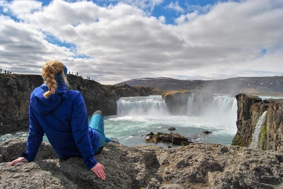 Rast am sagenumwobenen Goðafoss - Melanie Nöllen