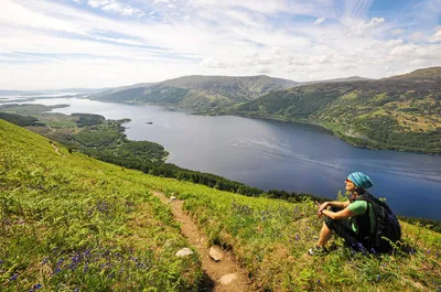 Rast mit Blick auf den Loch Lomond - Darek Wylezol