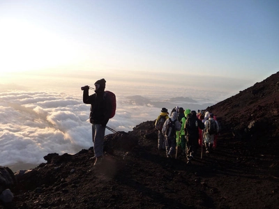 Sonnenaufgang auf dem Fuji - Hans-Günter Kuschel