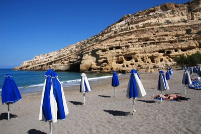 Strand und die Höhlen in Matala - Gerd Thiel