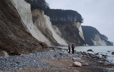 Strandwanderer im Jasmund-NP - Gerd Thiel