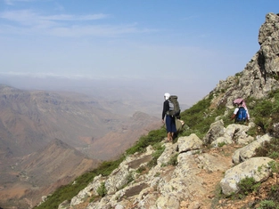 Trekking vom Wadi Di Negehen zum Adho-Di-Meleh-Pass