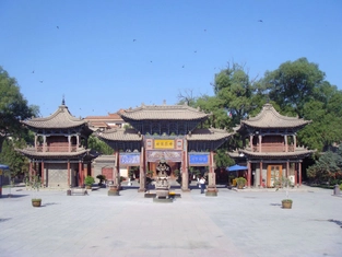 Mit dem Schnellzug entlang des Hexi-Korridors nach Zhangye – Großer Buddha Tempel