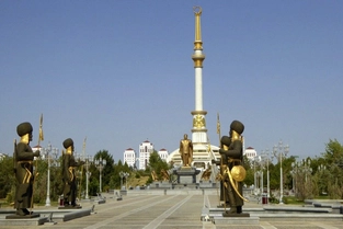 Ashgabat und Flug nach Mary
