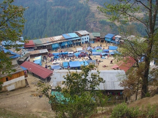 Kathmandu – Phaplu (2470 m)