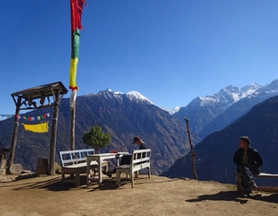 Thulo Syabru (2250 m) – Shin Gompa (3350 m)