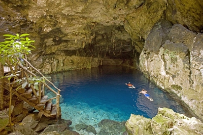 Badespaß in der Cusaman Cenote