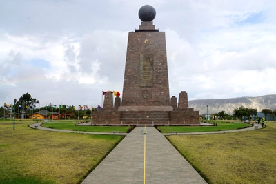Äquatordenkmal „Mitad del Mundo“