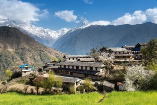 Fahrt nach Kimche (1640 m) und Wanderung bis Ghandruk (1940 m)