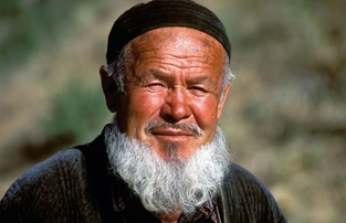 Vom Hochgebirge ins fruchtbare Fergana-Becken – Istaravshan und Khujand