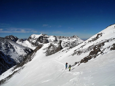 An den langen Flanken des Jebel Toubkal empor.