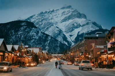 Banff Avenue im Winter; Cochrane