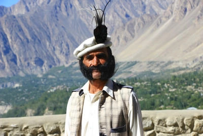 Security-Mann am Baltit Fort in Karimabad