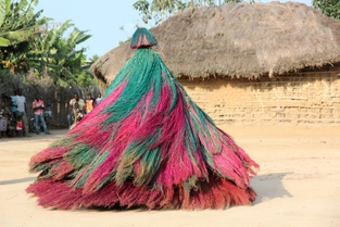 Kolonialgeschichte in Togoville – Grenzübertritt nach Benin – Zangbeto in Grand Popo