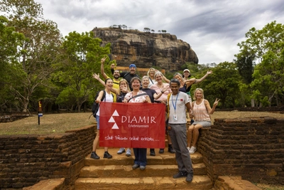 DIAMIR Gruppe am Sigiriya Löwenfelsen