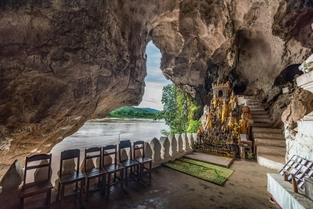 Zu Besuch in den Buddha-Höhlen
