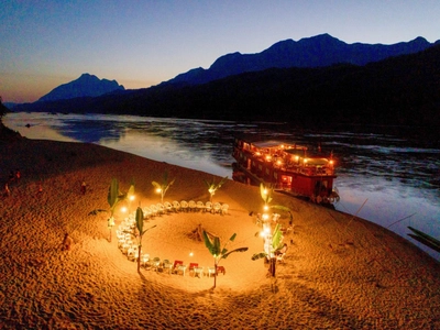 Barbecue auf einer Sandbank am Mekong