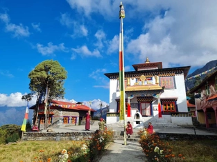 Kharikhola (2040 m) – Pangaon/Panggom (2850 m)