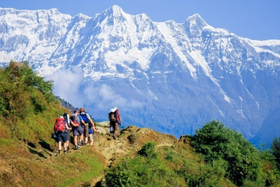 Trekkinggruppe in der Dhaulagiri-Region