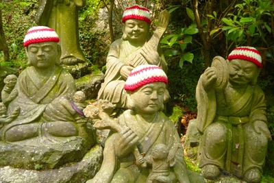 Jizos auf dem Kumano-Kodo-Pilgerweg