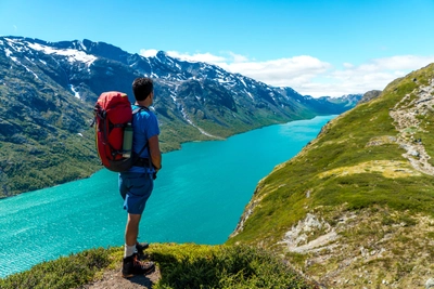 Blick vom Besseggen auf den Gjende-See