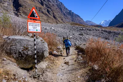 Wanderweg über Geröllhalde bei Langtang