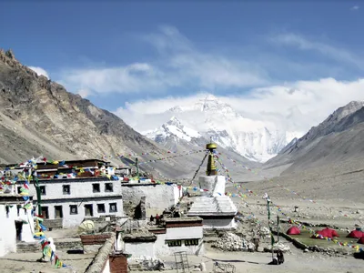 Kloster Rongbuk mit Everest