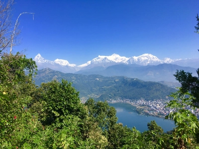 Phewa Lake und Annapurna-Kette