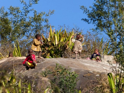 Madagaskar-spielende-Kinder