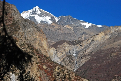 Nepal-Chulu-Far-East-Wasserfall