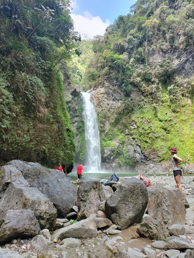 Banaue_Batad Bad im Wasserfall