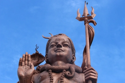 Statue am Ganga Talao