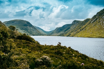 Lough Beagh und die Derryveagh-Berge im Glenveagh-Nationalpark