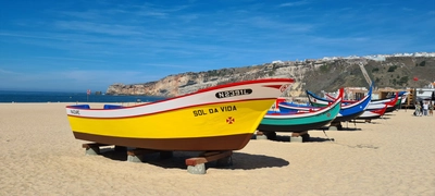 Boote am Strand von Nazaré