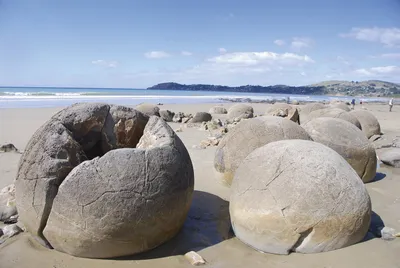 Moeraki Boulders