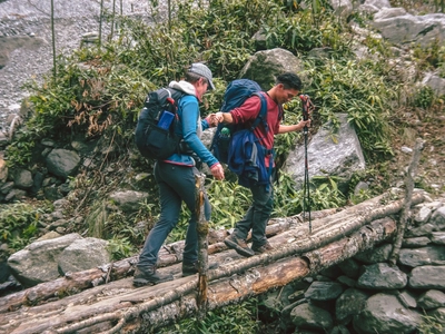 Brückenüberquerung Climate Trek