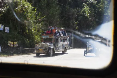 Banaue_Batad Einheimische in Bus