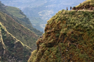 Dhaulagirirunde Traeger oberhalb Myagdi  Khola