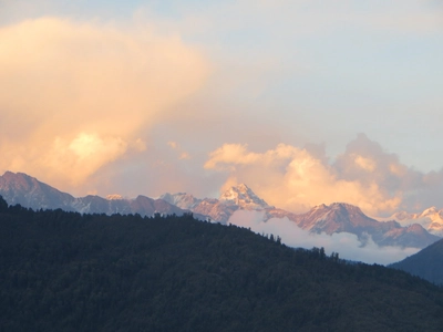 Blick von Thare Pati auf den Jugal Himal