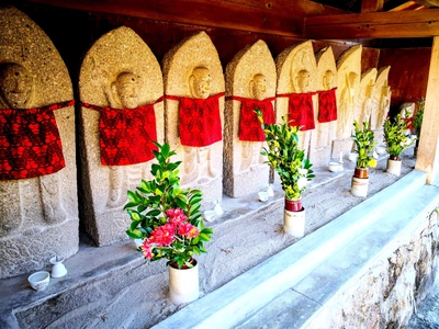 Boddhisattvafiguren auf dem Kumano-Kodo-Pilgerweg